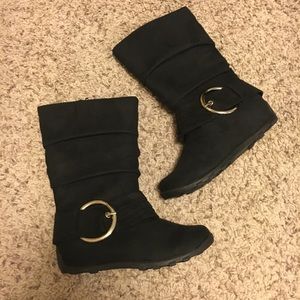 (Girls) Black suede ruched buckle boots